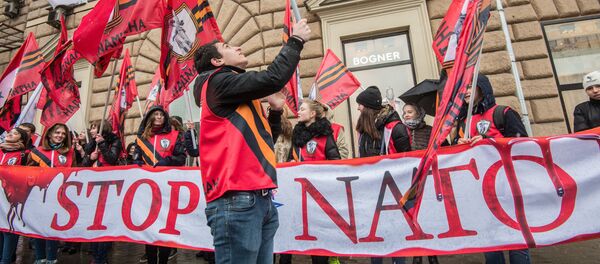 Флешмоб Стоп - НАТО - Sputnik Узбекистан