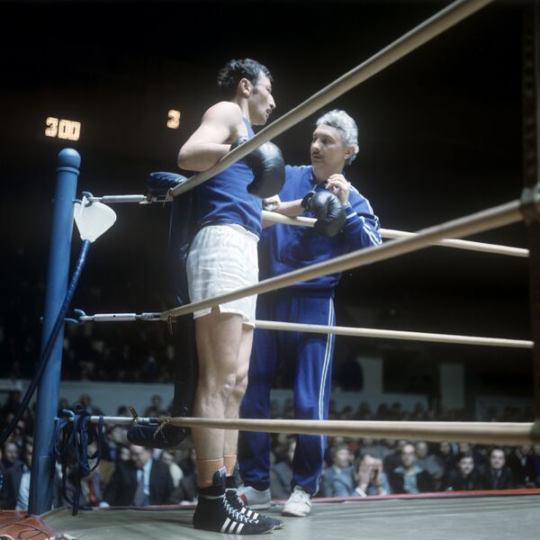 Боксер Руфат Рискиев - Sputnik Узбекистан