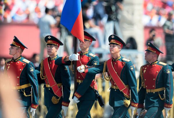 Пекинда Иккинчи жаҳон уруши якунининг 70 йиллигина бағишланган парад - Sputnik Ўзбекистон