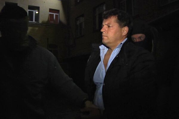ФСБ задержала гражданина Украины Романа Сущенко по подозрению в шпионаже ФСБ задержала гражданина Украины Романа Сущенко по подозрению в шпионаже - Sputnik Ўзбекистон