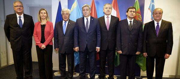 Делегация Республики Узбекистан во главе с Министром иностранных дел Абдулазизом Камиловым в Брюсселе - Sputnik Узбекистан