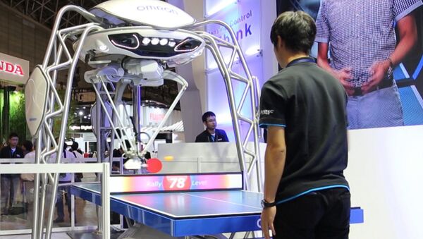 Спутник_Робот для конвейеров мастерски сыграл в пинг-понг на выставке в Японии - Sputnik Узбекистан