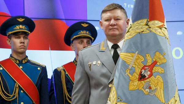 Министр обороны РФ С. Шойгу вручил штандарт новому командующему ВДВ - Sputnik Узбекистан
