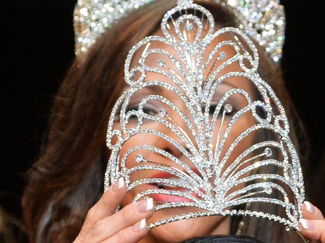 Juda qattiq katta xorozlar va juda kop jum