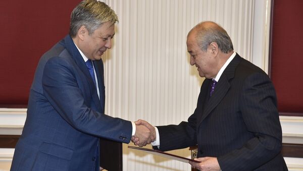 Министр иностранных дел Узбекистана Абдулазиз Камилов и министр иностранных дел Киргизии Эрлан Абдылдаев - Sputnik Узбекистан
