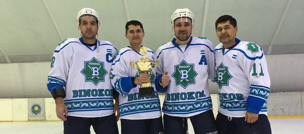 Бинокор хоккей клуби ўйинчилари - Sputnik Ўзбекистон