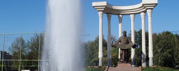 Памятник в Фергане Памятник в Фергане - Sputnik Ўзбекистон