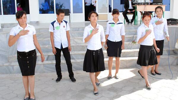 Молодежное крыло “Ёш адолатчилар” активно участвует в мероприятиях - Sputnik Узбекистан