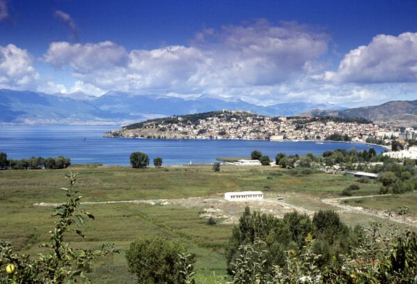 Вид на город Охрид и Охридское озеро - Sputnik Узбекистан