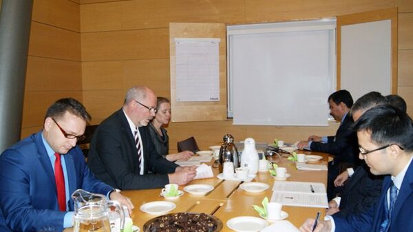 Делегация Республики Узбекистан, прибывшая в г.Хельсинки для участия в очередном раунде узбекско-финских межмидовских консультаций Делегация Республики Узбекистан, прибывшая в г.Хельсинки для участия в очередном раунде узбекско-финских межмидовских консультаций - Sputnik Узбекистан