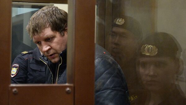 Рассмотрение вопроса об аресте А. Емельяненко в Симоновском суде Москвы - Sputnik Узбекистан