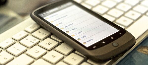Мобил телефон ва клавиатура Мобил телефон ва клавиатура - Sputnik Ўзбекистон