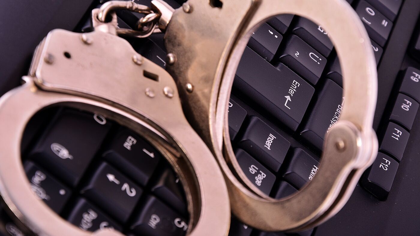 Katta xoroz kichik eshakni sikadi