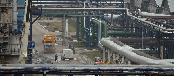 Нефтеперерабатывающий завод (НПЗ) Нефтеперерабатывающий завод (НПЗ) - Sputnik Узбекистан