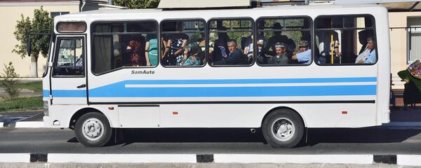 Автобус в Самарканде Автобус в Самарканде - Sputnik Ўзбекистон