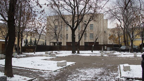 В Москве идет подготовка к открытию памятника Исламу Каримову В Москве идет подготовка к открытию памятника Исламу Каримову - Sputnik Узбекистан