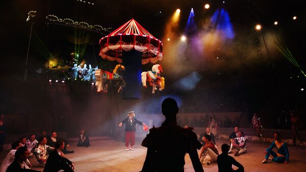 Премьера новой цирковой программы Пусть всегда будет солнце с участием клоуна Олега Попова - Sputnik Узбекистан