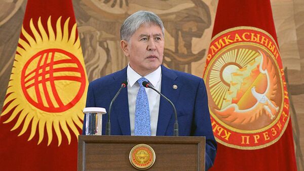 Президент Кыргызской Республики Алмазбек Атамбаев - Sputnik Узбекистан