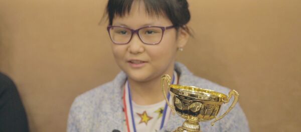 Шахматистке из Казахстана Бибисаре Асаубаевой вручили квартиру в Москве - Sputnik Узбекистан