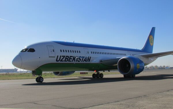 Узбекские авиалинии приняли в эксплуатацию еще один самолет Boeing 787-8 Dreamliner - Sputnik Узбекистан