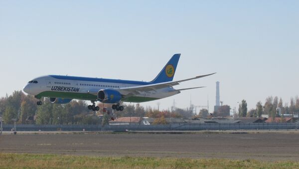 Узбекские авиалинии приняли в эксплуатацию еще один самолет Boeing 787-8 Dreamliner - Sputnik Ўзбекистон