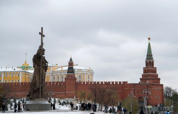 Открытие памятника князю Владимиру на Боровицкой площади - Sputnik Узбекистан