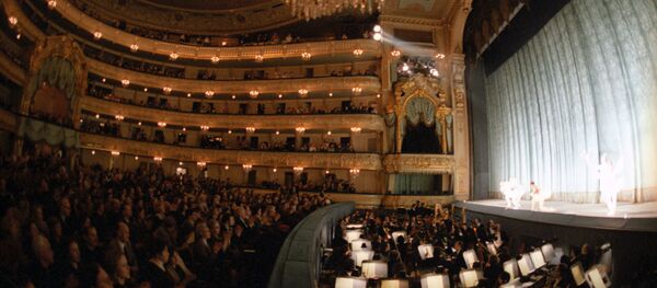 Зрительный зал и оркестровая яма - Sputnik Узбекистан