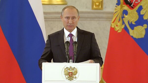 СПУТНИК_Путин поздравил американский народ и победившего Трампа с завершением выборов - Sputnik Узбекистан