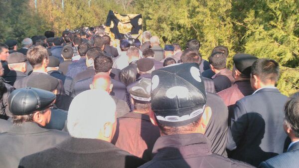 Абдулла Ориповнинг дафн маросими Абдулла Ориповнинг дафн маросими - Sputnik Ўзбекистон