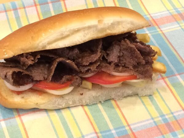 Донер Трамп начали подавать в одном из кафе Астаны - Sputnik Узбекистан