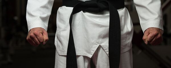 Боец в кимоно перед поединком - Sputnik Узбекистан