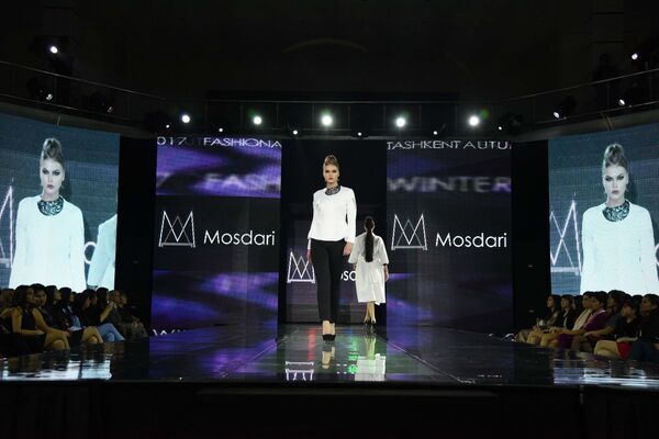 Модная Золотая осень стартовала в Ташкенте Модная Золотая осень стартовала в Ташкенте - Sputnik Узбекистан