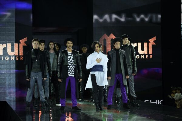 Модная Золотая осень стартовала в Ташкенте Модная Золотая осень стартовала в Ташкенте - Sputnik Узбекистан