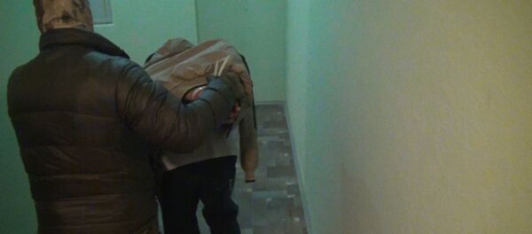 Задержание подозреваемых в подготовке терактов в Москве и Петербурге Задержание подозреваемых в подготовке терактов в Москве и Петербурге - Sputnik Ўзбекистон