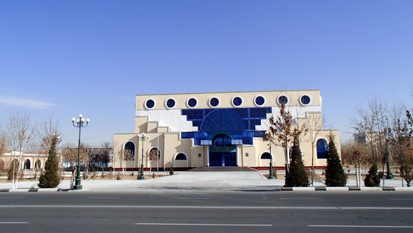 Здание в городе Нукус в Узбекистане - Sputnik Узбекистан