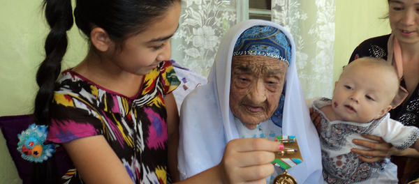 118-летняя жительница Наманганской области Садияхон Инамова 118-летняя жительница Наманганской области Садияхон Инамова - Sputnik Узбекистан