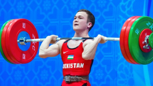 Юный тяжелоатлет из Узбекистана Адхам Эргашев - Sputnik Узбекистан