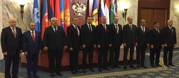 Секретари Совбезов стран СНГ на встрече в Москве 16 ноября 2016 года Секретари Совбезов стран СНГ на встрече в Москве 16 ноября 2016 года - Sputnik Узбекистан