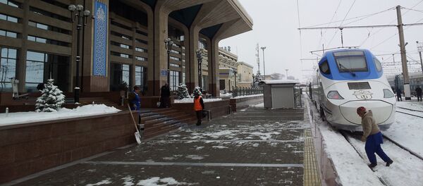 Железнодорожная станция в Узбекистане Железнодорожная станция в Узбекистане - Sputnik Узбекистан