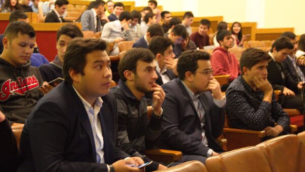 Uzbekskie studenti v posolstve RUz v Moskve - Sputnik O‘zbekiston