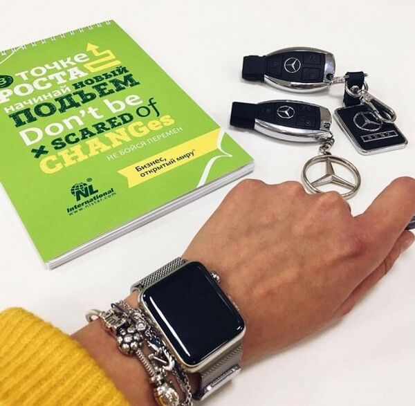 Ограбление онлайн: на знаменитую блогершу напали во время трансляции - Sputnik Узбекистан