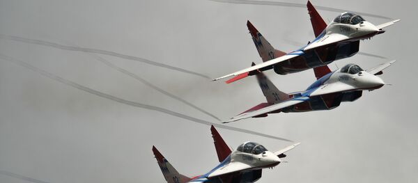 Миг-29 на Международном авиацинно-космическом салоне МАКС 2015. Миг-29 на Международном авиацинно-космическом салоне МАКС 2015. - Sputnik Узбекистан
