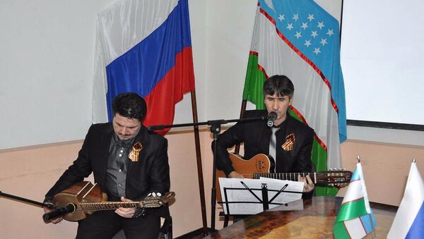 Заседание исторического клуба в РЦНК на тему Парады победы - Sputnik Узбекистан