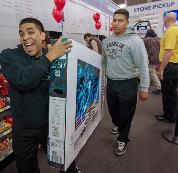 Шопинг в черную пятницу Шопинг в черную пятницу - Sputnik Узбекистан