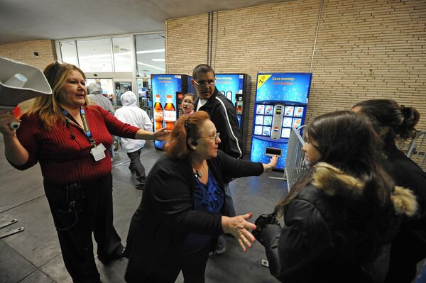 Шопинг в черную пятницу Шопинг в черную пятницу - Sputnik Узбекистан