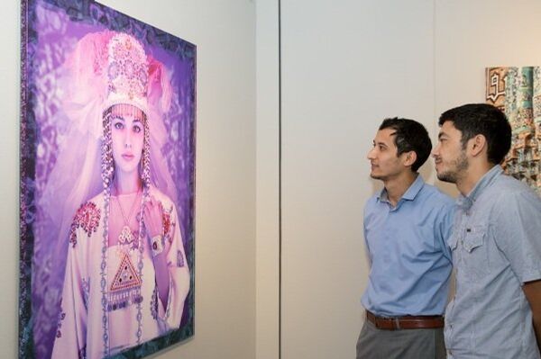 В Дубае (ОАЭ) состоялась церемония открытия фотовыставки, посвященной 25-летию Дня независимости Узбекистана В Дубае (ОАЭ) состоялась церемония открытия фотовыставки, посвященной 25-летию Дня независимости Узбекистана - Sputnik Узбекистан