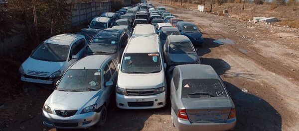 Қирғизистондаги нурланган Япония автомобиллари Қирғизистондаги нурланган Япония автомобиллари - Sputnik Ўзбекистон