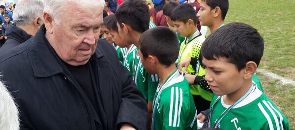 Узбекский футболист Равшан Юнусов - Sputnik Узбекистан