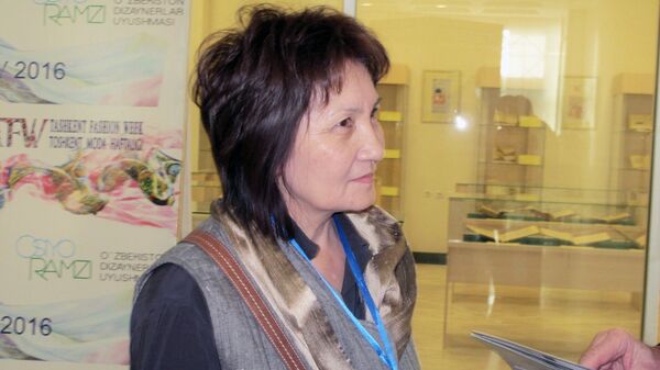 Дизайнер Жумагуль Сариева Дизайнер Жумагуль Сариева - Sputnik Узбекистан