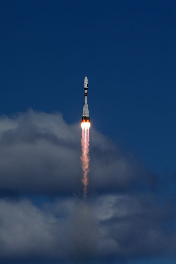 Vostochniy kosmodromida Soyuz-2.1a raketasi uchishi - Sputnik O‘zbekiston